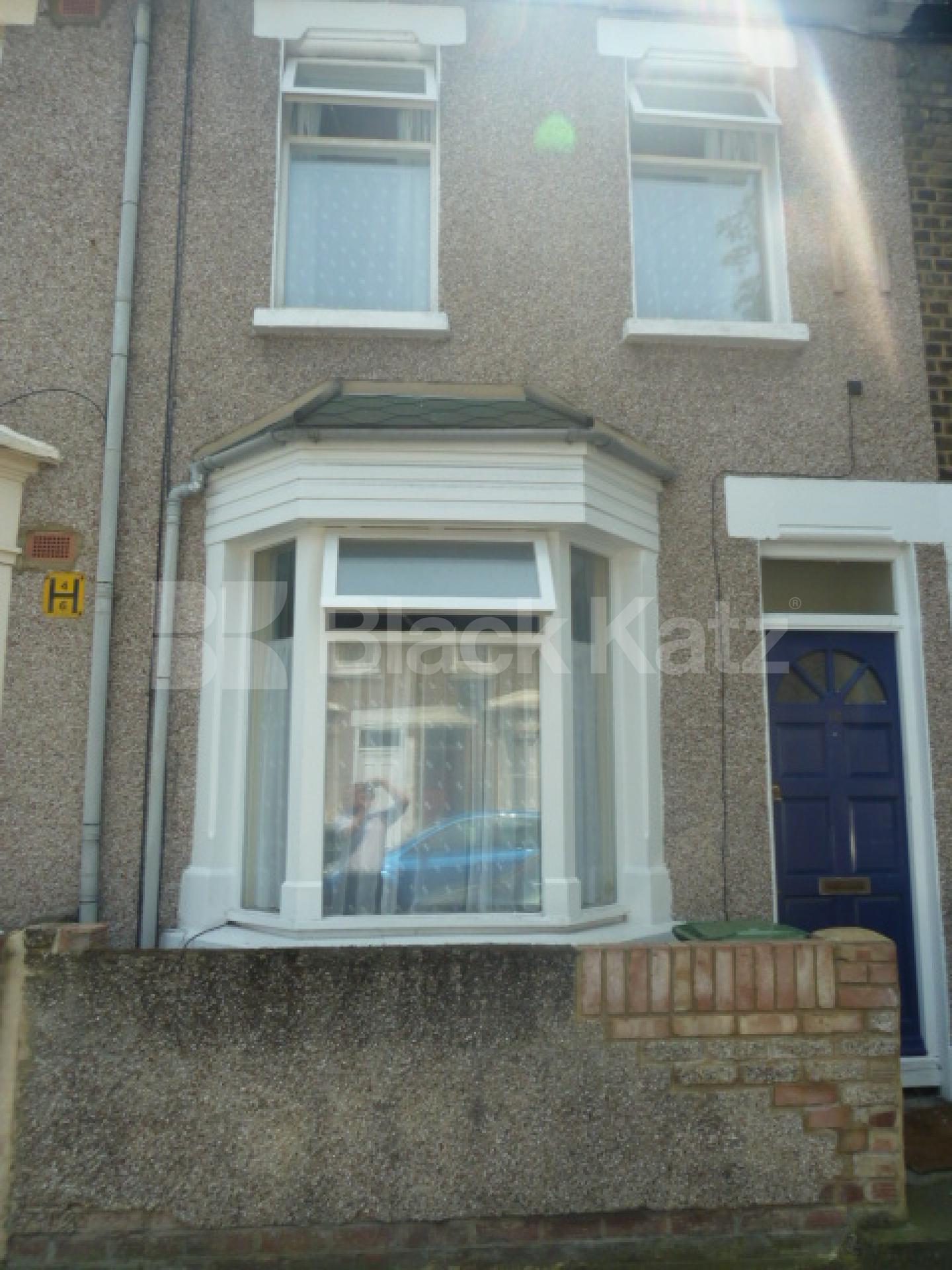 			2 Bedroom, 1 bath, 1 reception House			 Aldworth Road, STRATFORD E15